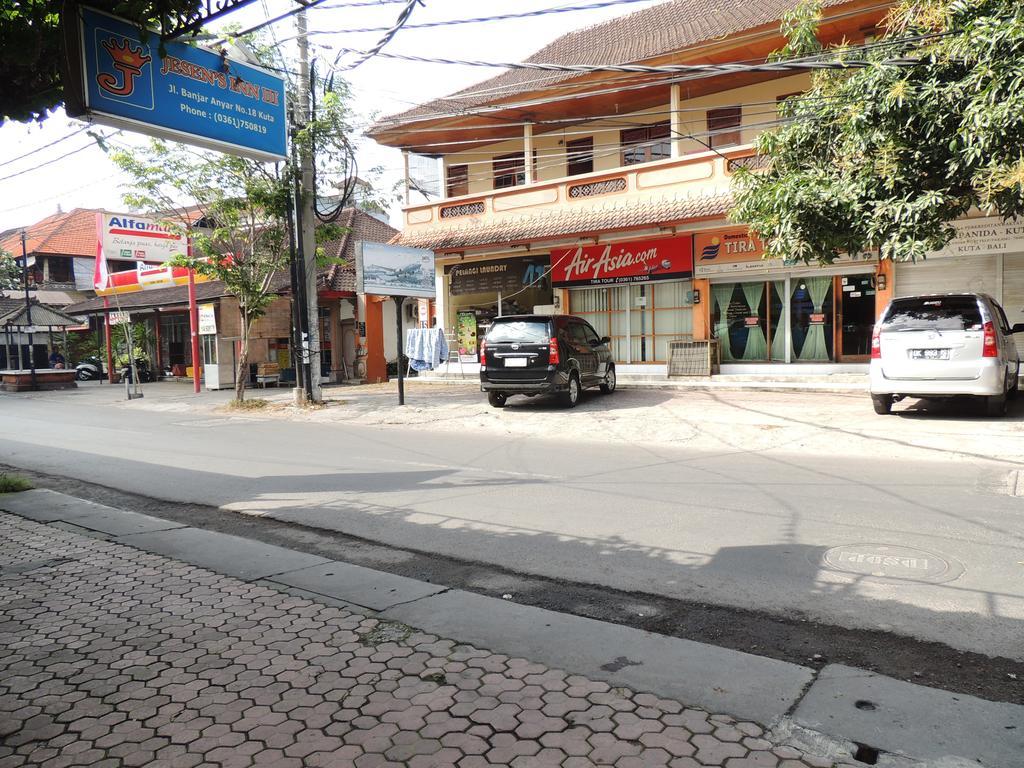 Jesens Inn III Kuta  Ngoại thất bức ảnh