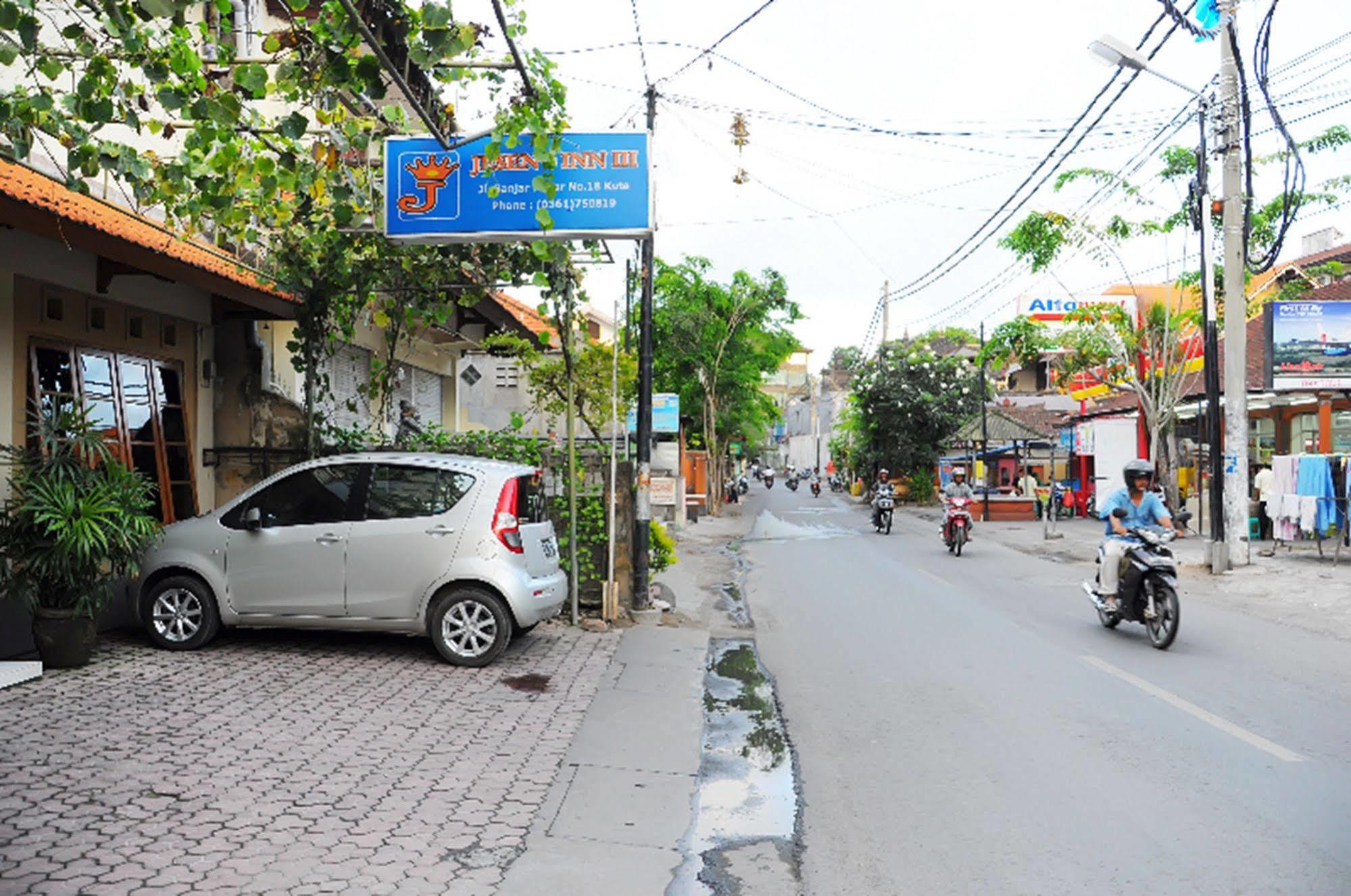 Jesens Inn III Kuta  Ngoại thất bức ảnh