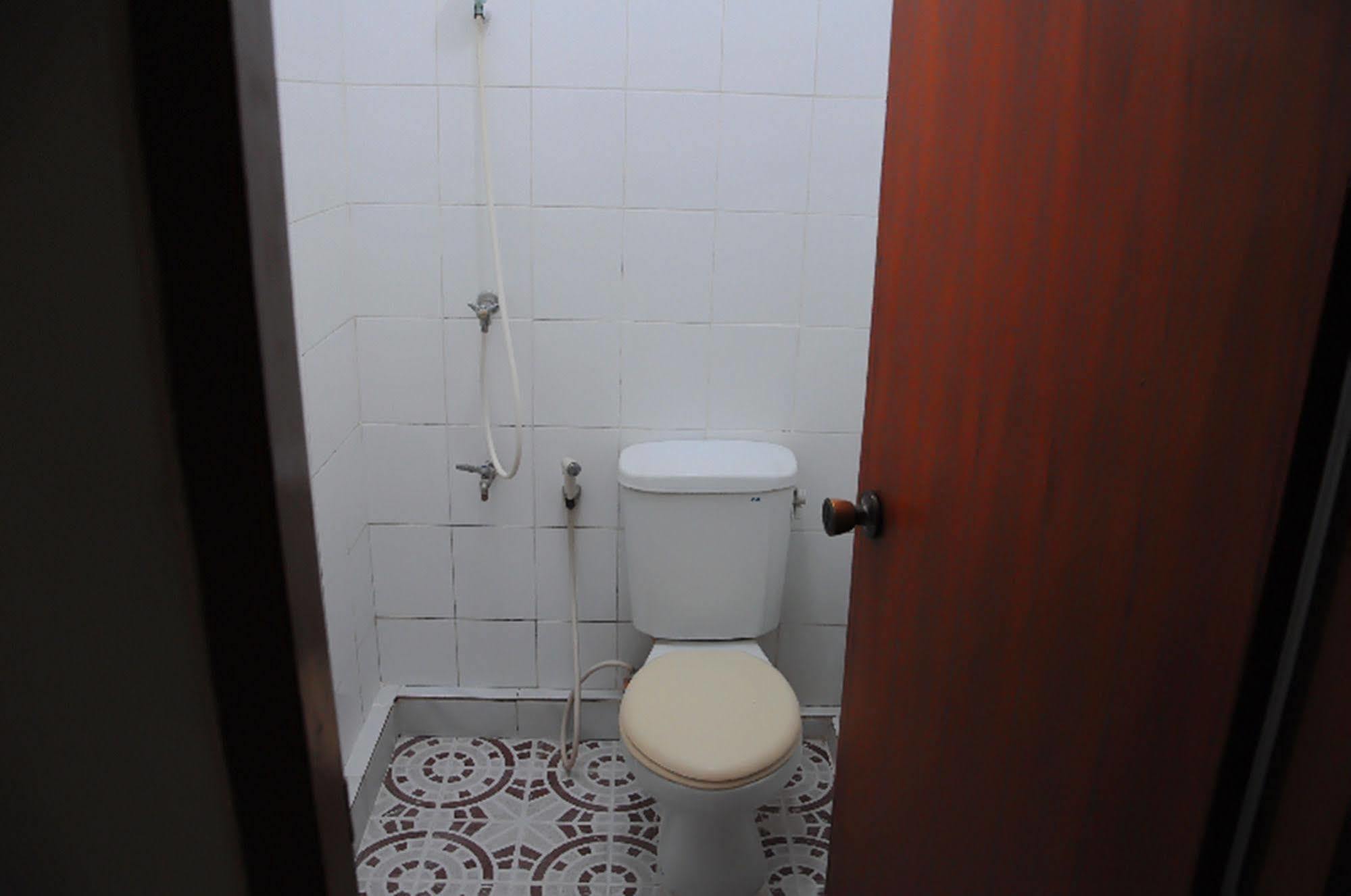 Jesens Inn III Kuta  Ngoại thất bức ảnh